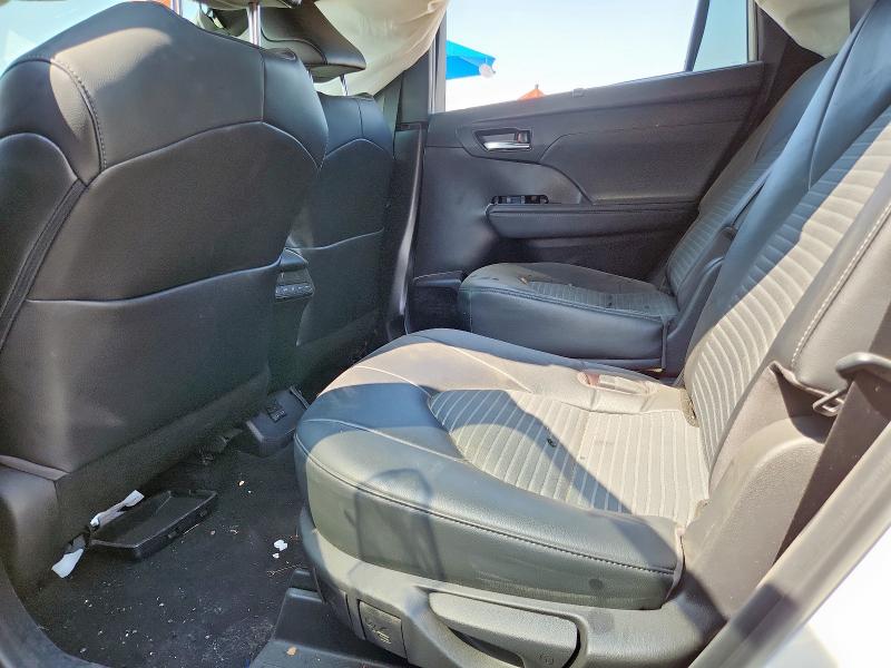 Photo 11 from auction – 2023 TOYOTA HIGHLANDER with VIN 5TDKDRAH5PS015431