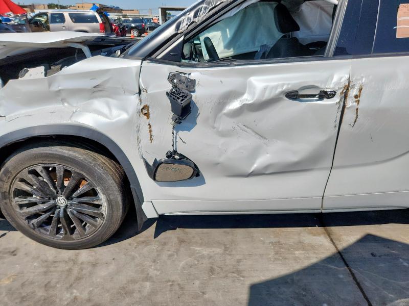 صورة رقم 7 من المزاد - 2023 TOYOTA HIGHLANDER مع VIN 5TDKDRAH5PS015431