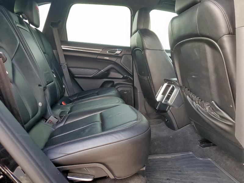 Photo 11 from auction – 2014 PORSCHE CAYENNE GTS with VIN WP1AD2A2XELA77287