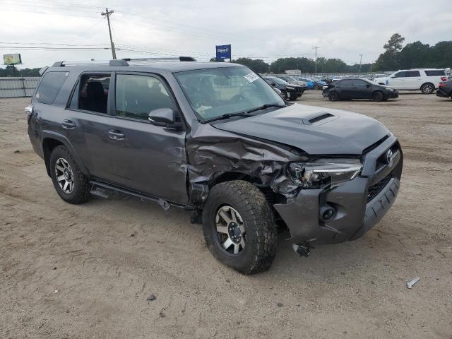 Photo 4 from auction – 2018 TOYOTA 4RUNNER SR with VIN JTEBU5JR3J5609431