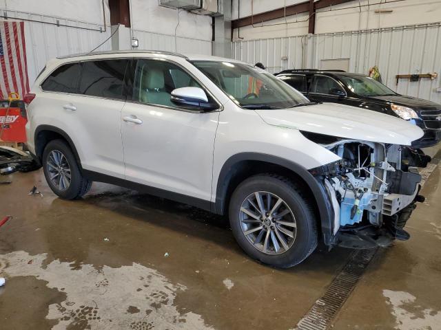 Photo 4 from auction – 2019 TOYOTA HIGHLANDER with VIN 5TDKZRFH7KS329522