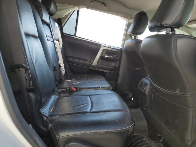 Photo 11 from auction – 2017 TOYOTA 4RUNNER SR with VIN JTEBU5JR1H5435479