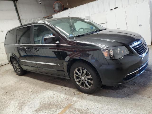 Photo 4 from auction – 2016 CHRYSLER TOWN & COU with VIN 2C4RC1HG1GR120766