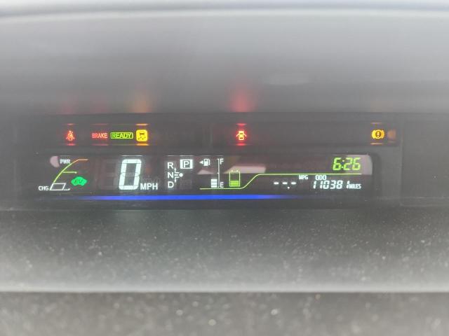 Photo 9 from auction – 2014 TOYOTA PRIUS V with VIN JTDZN3EU5E3302377