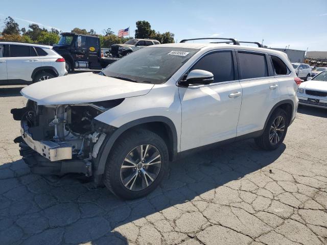 Photo 1 from auction – 2019 TOYOTA HIGHLANDER LE with VIN 5TDZZRFH9KS328337