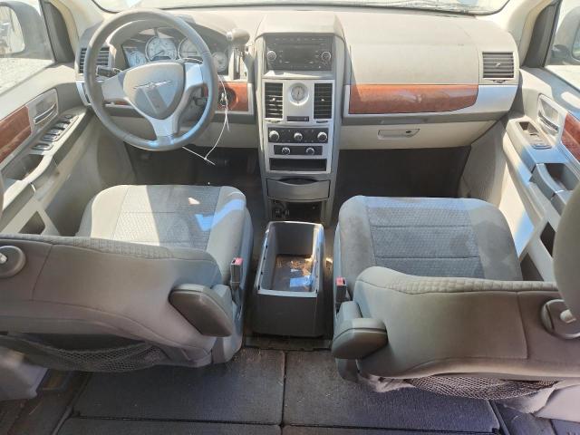 Photo 8 from auction – 2009 CHRYSLER TOWN & COU with VIN 2A8HR541X9R584797
