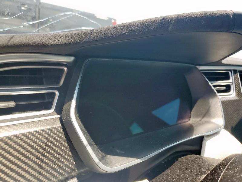 Photo 9 from auction – 2017 TESLA MODEL S with VIN 5YJSA1E28HF200952