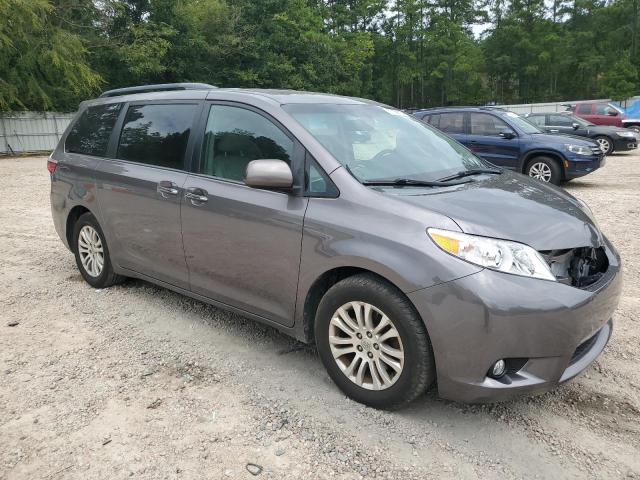 Photo 4 from auction – 2015 TOYOTA SIENNA XLE with VIN 5TDYK3DC0FS533975