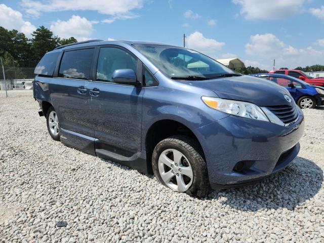 Photo 4 from auction – 2017 TOYOTA SIENNA LE with VIN 5TDKZ3DC5HS823908