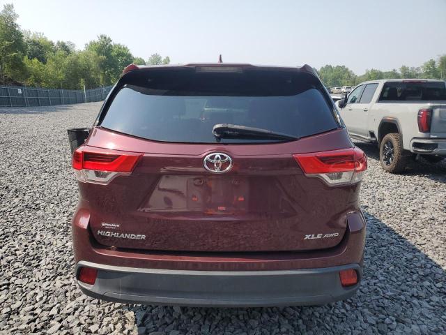 Photo 6 from auction – 2018 TOYOTA HIGHLANDER with VIN 5TDJZRFH1JS816080