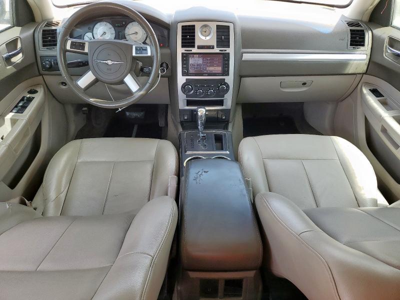 Photo 8 from auction – 2010 CHRYSLER 300 TOURING with VIN 2C3CA5CV5AH136740