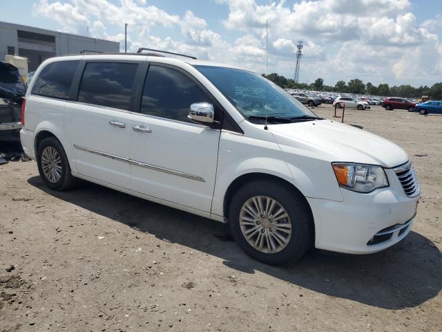 Photo 4 from auction – 2015 CHRYSLER TOWN & COU with VIN 2C4RC1CG9FR727651