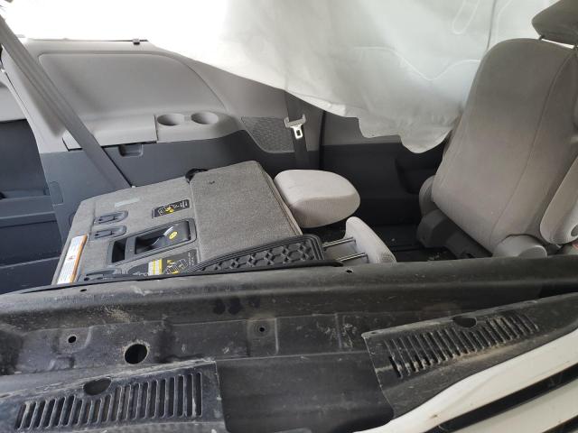Photo 11 from auction – 2017 TOYOTA SIENNA LE with VIN 5TDKZ3DC7HS817169