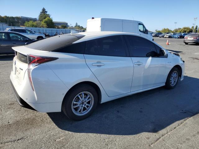 Photo 3 from auction – 2018 TOYOTA PRIUS with VIN JTDKBRFU1J3063528