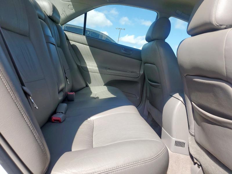 Photo 10 from auction – 2004 TOYOTA CAMRY LE with VIN 4T1BE30K74U331794