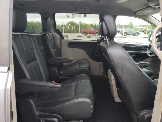 Photo 11 from auction – 2016 CHRYSLER TOWN & COU with VIN 2C4RC1BG0GR213481