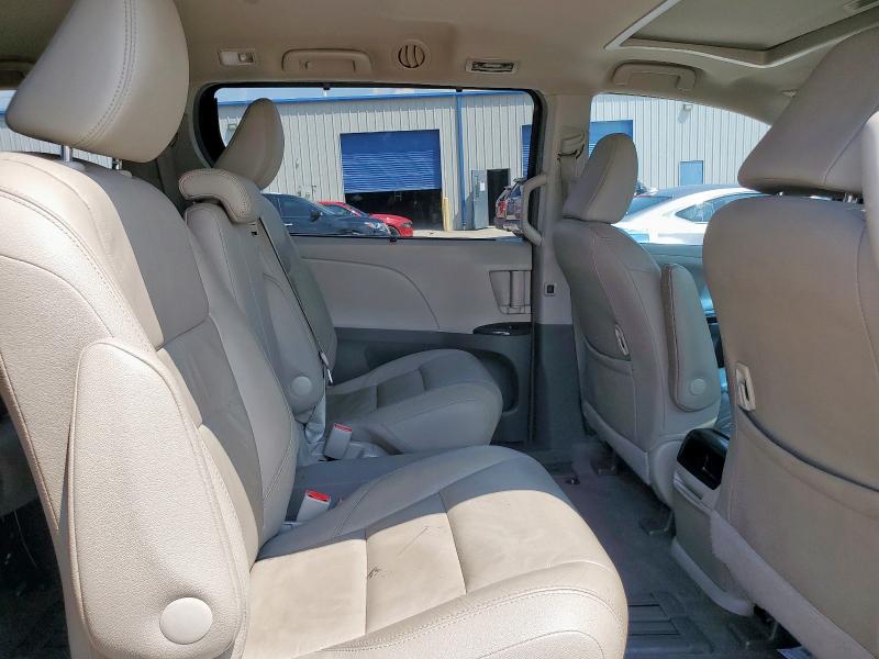 Photo 11 from auction – 2016 TOYOTA SIENNA XLE with VIN 5TDYK3DC3GS727126