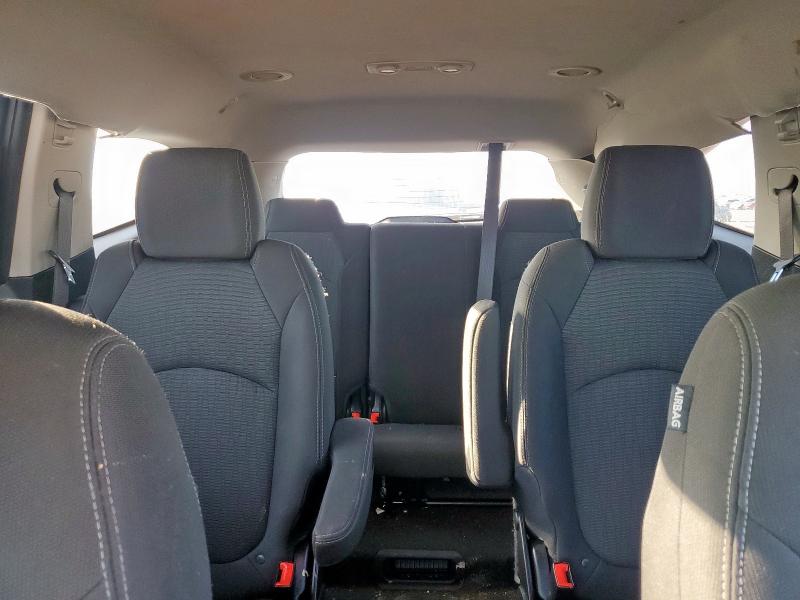 Photo 10 from auction – 2017 CHEVROLET TRAVERSE L with VIN 1GNKRGKD5HJ325439