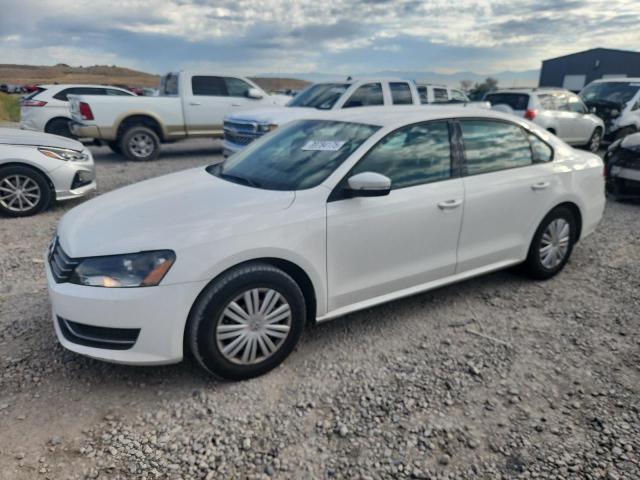 VOLKSWAGEN PASSAT S 2015 with VIN 1VWAS7A33FC038696 - Photo from auction