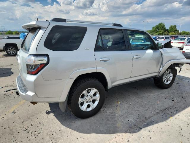 Photo 3 from auction – 2020 TOYOTA 4RUNNER SR with VIN JTEBU5JR7L5794778