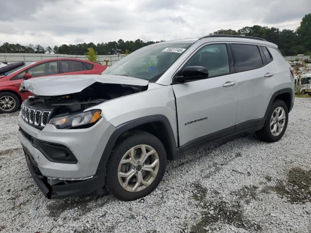 JEEP COMPASS LATITUDE 2025 with VIN 3C4NJDBN6ST556337 - Photo from auction