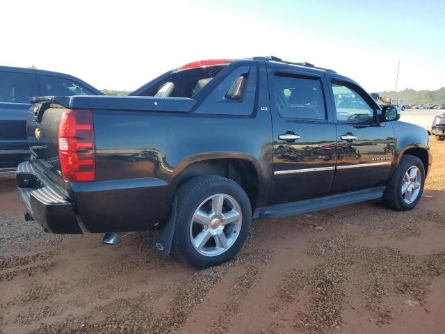 Photo 3 from auction – 2011 CHEVROLET AVALANCHE with VIN 3GNTKGE38BG211729