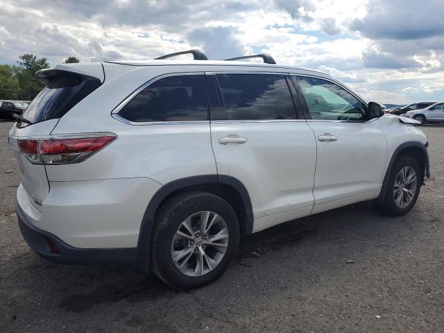 Photo 3 from auction – 2015 TOYOTA HIGHLANDER with VIN 5TDJKRFH1FS161771