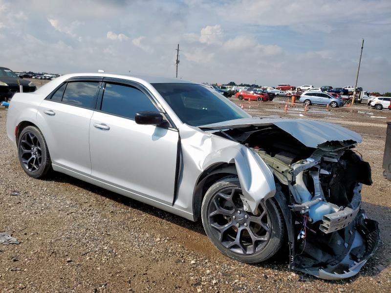 Photo 4 from auction – 2019 CHRYSLER 300 TOURIN with VIN 2C3CCAAG8KH682943