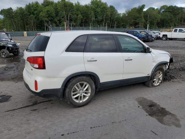 Photo 3 from auction – 2015 KIA SORENTO LX with VIN 5XYKTCA65FG637702