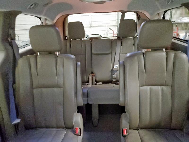 Photo 10 from auction – 2014 CHRYSLER TOWN & COU with VIN 2C4RC1BG0ER111157
