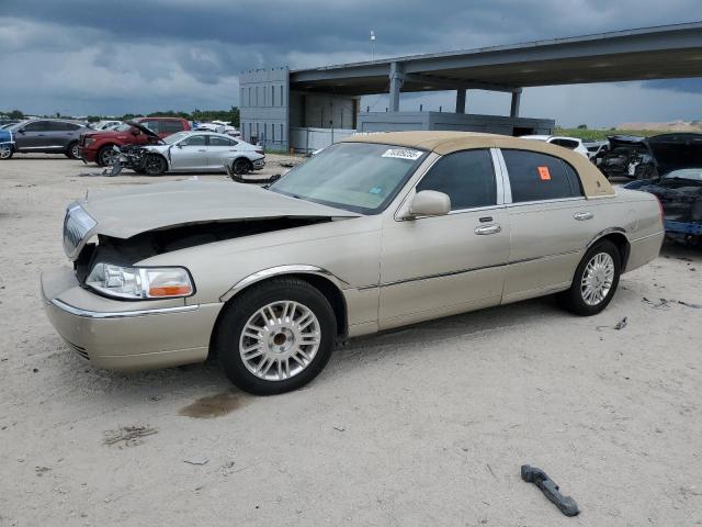 LINCOLN TOWN CAR S 2011 with VIN 2LNBL8CV4BX756923 - Photo from auction