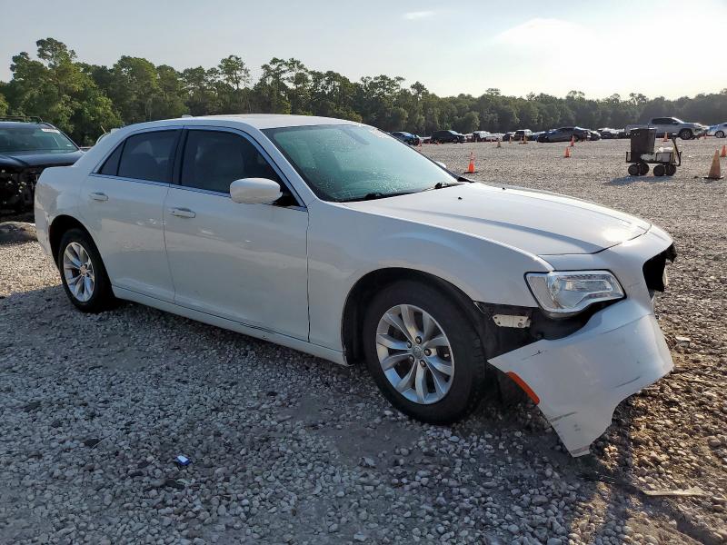 Photo 4 from auction – 2016 CHRYSLER 300 LIMITE with VIN 2C3CCAAG0GH135415