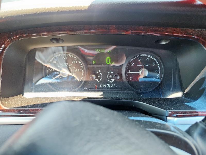 Photo 9 from auction – 2011 LINCOLN TOWN CAR S with VIN 2LNBL8CV8BX764006