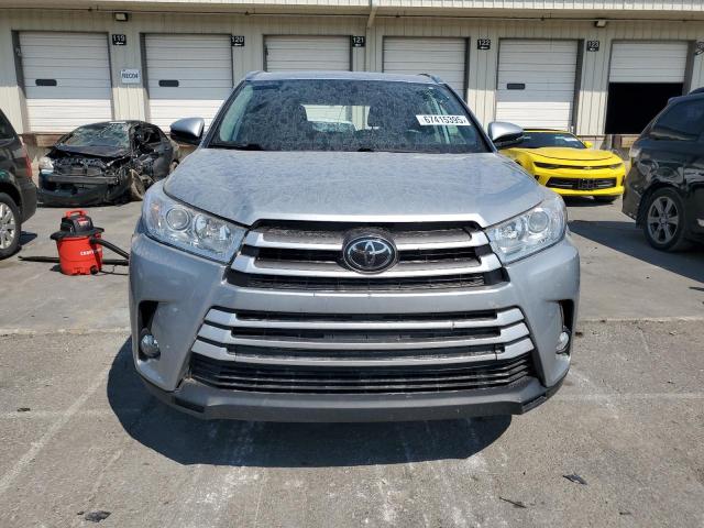 Photo 5 from auction – 2019 TOYOTA HIGHLANDER with VIN 5TDKZRFH8KS555407