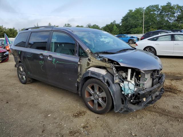 Photo 4 from auction – 2018 TOYOTA SIENNA SE with VIN 5TDXZ3DC8JS916420