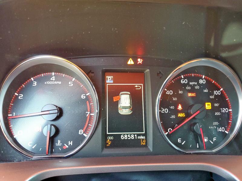 Photo 9 from auction – 2018 TOYOTA RAV4 SE with VIN JTMNFREV0JJ153423