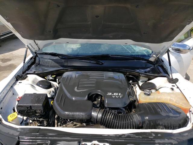 Photo 11 from auction – 2011 CHRYSLER 300 with VIN 2C3CA5CGXBH559266