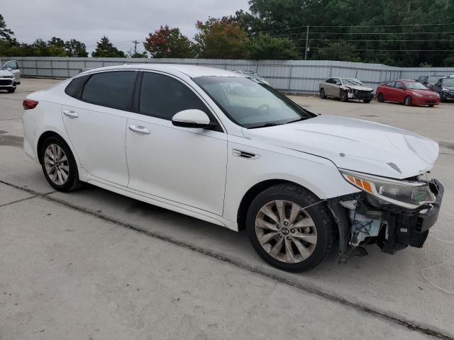 Photo 4 from auction – 2018 KIA OPTIMA LX with VIN 5XXGT4L34JG199900