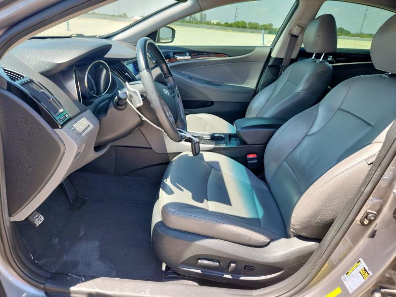 Photo 7 from auction – 2011 HYUNDAI SONATA SE with VIN 5NPEC4ABXBH210549