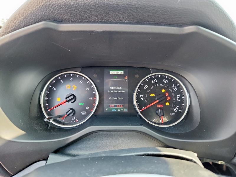 Photo 9 from auction – 2022 TOYOTA RAV4 XLE with VIN 2T3W1RFV4NC196382