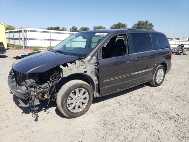 CHRYSLER TOWN & COU 2015 with VIN 2C4RC1BG4FR673435 - Photo from auction