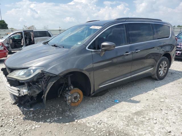 CHRYSLER PACIFICA TOURING L 2017 with VIN 2C4RC1BG7HR524147 - Photo from auction