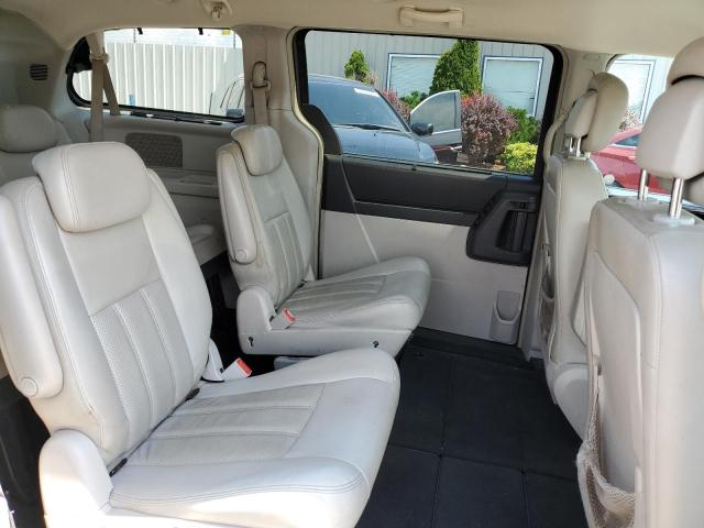 Photo 11 from auction – 2010 CHRYSLER TOWN & COU with VIN 2A4RR8DX9AR368326