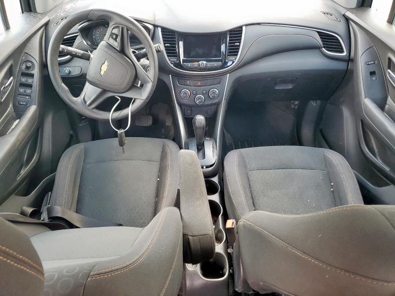 Photo 8 from auction – 2018 CHEVROLET TRAX LS with VIN 3GNCJKSBXJL205096