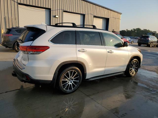 Photo 3 from auction – 2017 TOYOTA HIGHLANDER with VIN 5TDJZRFH3HS427533