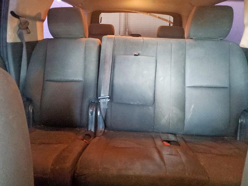 Photo 10 from auction – 2011 CHEVROLET SUBURBAN C1500 LS with VIN 1GNSCHE02BR397286