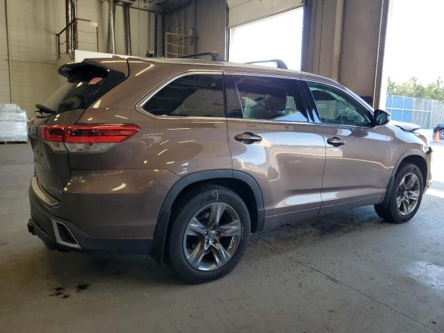 Photo 3 from auction – 2018 TOYOTA HIGHLANDER with VIN 5TDDZRFH6JS879995