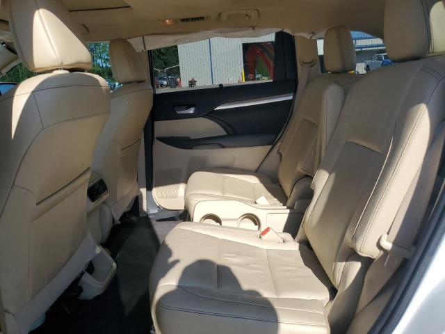Photo 11 from auction – 2018 TOYOTA HIGHLANDER with VIN 5TDKZRFHXJS546528