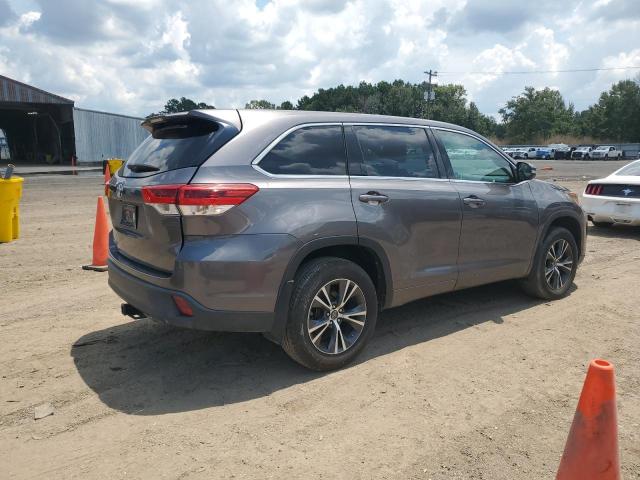 Photo 3 from auction – 2017 TOYOTA HIGHLANDER with VIN 5TDZZRFH8HS190556