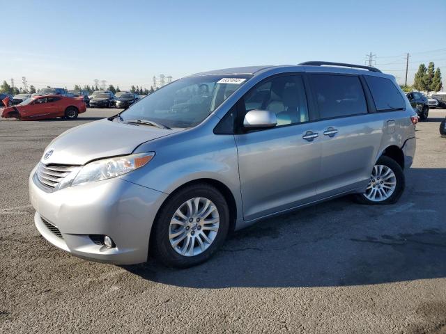 Photo 1 from auction – 2017 TOYOTA SIENNA XLE with VIN 5TDYZ3DC0HS898168